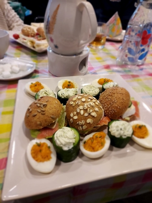 samen een High tea maken en samen opeten.